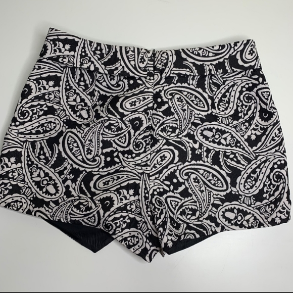 Forever 21 Shorts Size Large Paisley Print NWOT - Picture 12 of 13